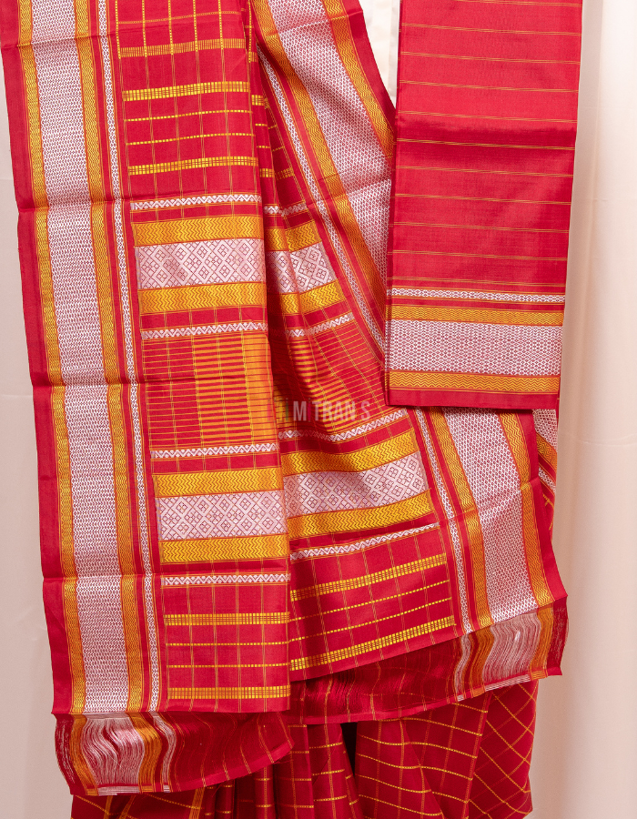 Red Zero Zari Kanjivaram Silk Saree with Muthukattam Design - Image 3