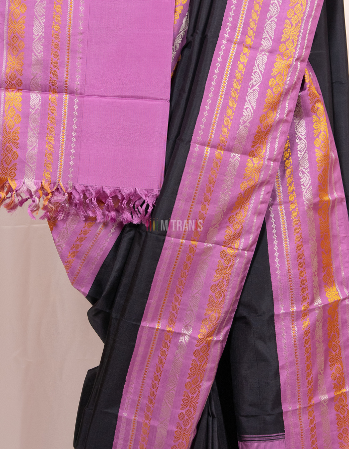 Black Zero Zari Kanjivaram Silk Saree with Korvai Border - Image 2