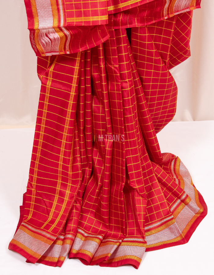 Red Zero Zari Kanjivaram Silk Saree with Muthukattam Design - Image 2
