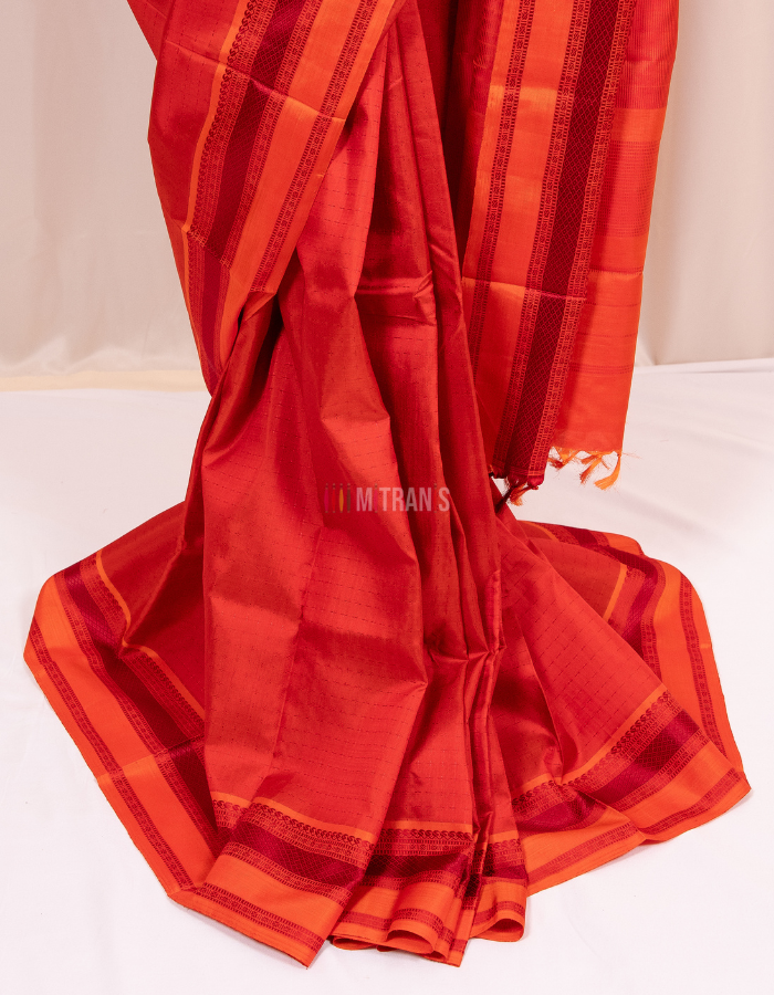 Crimson Red Zero Zari Kanjivaram Silk Saree with Threadwork Buti - Image 2