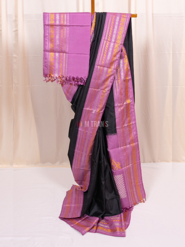 Black Zero Zari Kanjivaram Silk Saree with Korvai Border